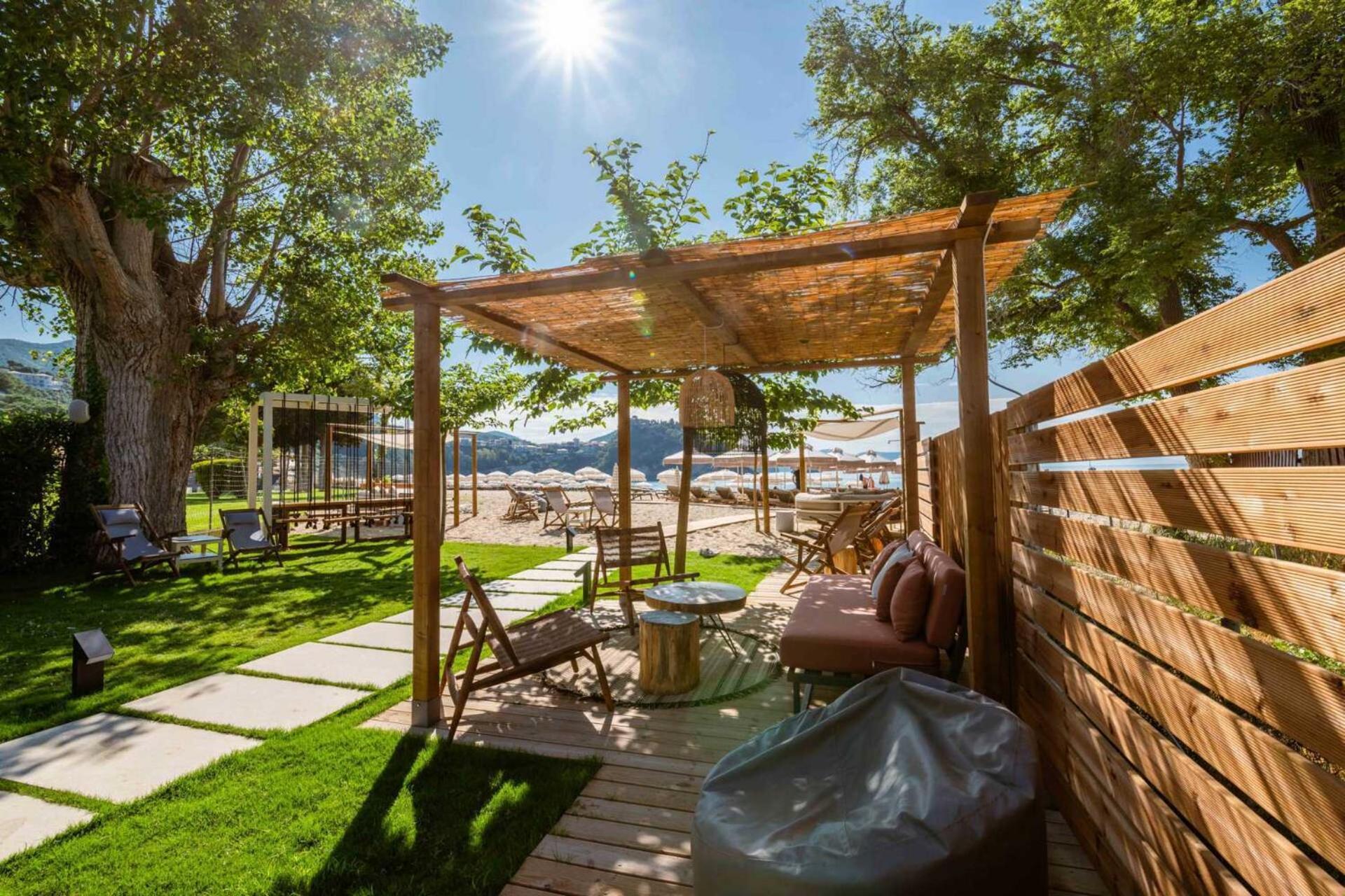 Eterrano Seaside Retreat Hotel Parga Exterior photo